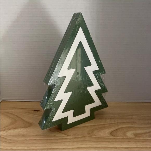 3 Dimensional Holiday Time Christmas Tree Tabletop Decor Green White NIP - Picture 9 of 10